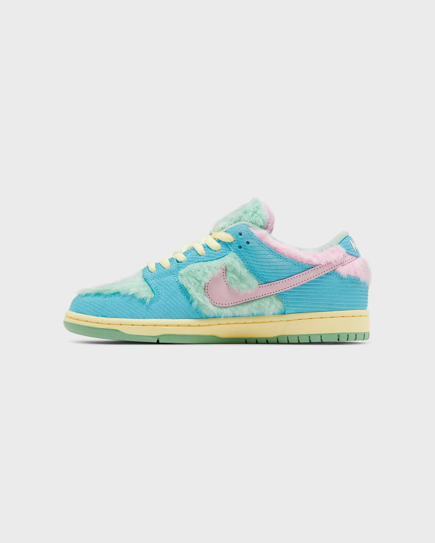 Nike Verdy x Dunk Low SB Visty