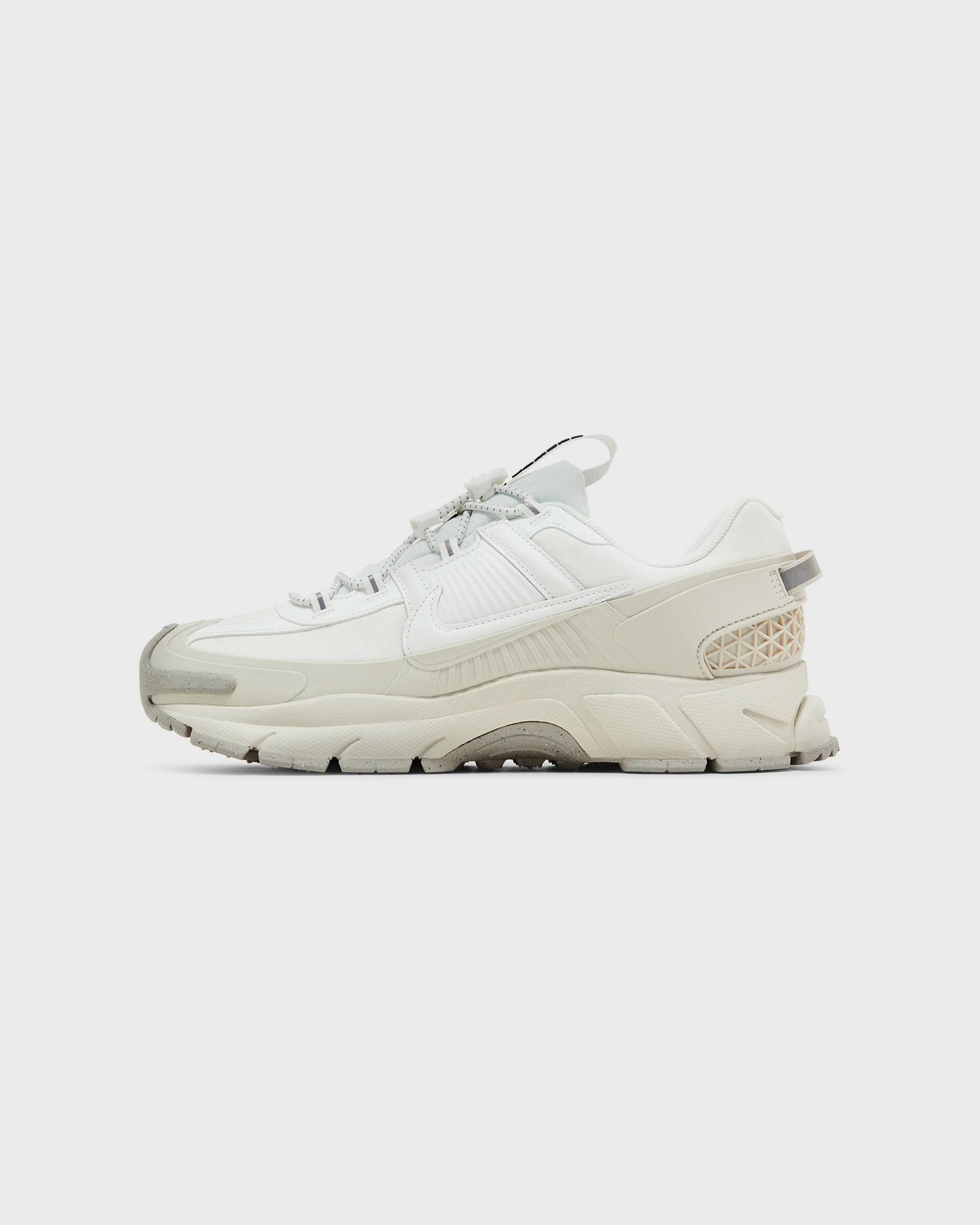 Nike Zoom Vomero Roam Summit White